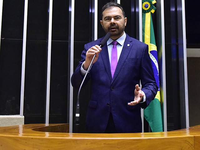 Idilvan Alencar