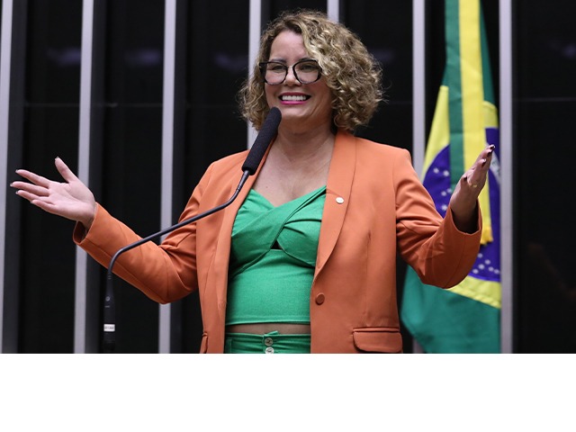 Nely Aquino
